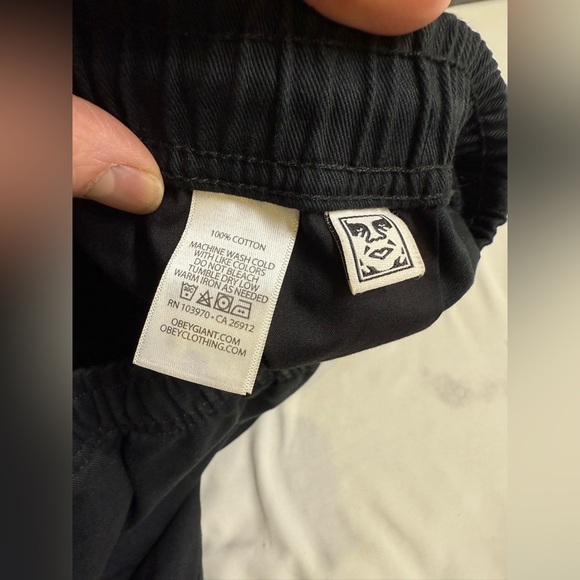 OBEY Men's Black elastic waist shorts size L - Picture 4 of 11